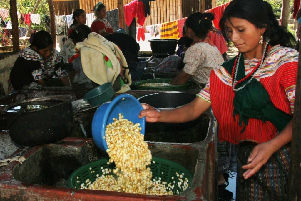 social customs in guatemala
